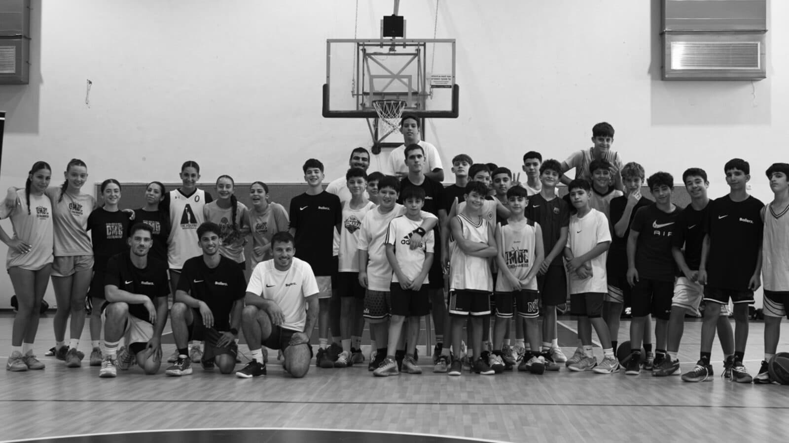שחקני BALLERZ באולם