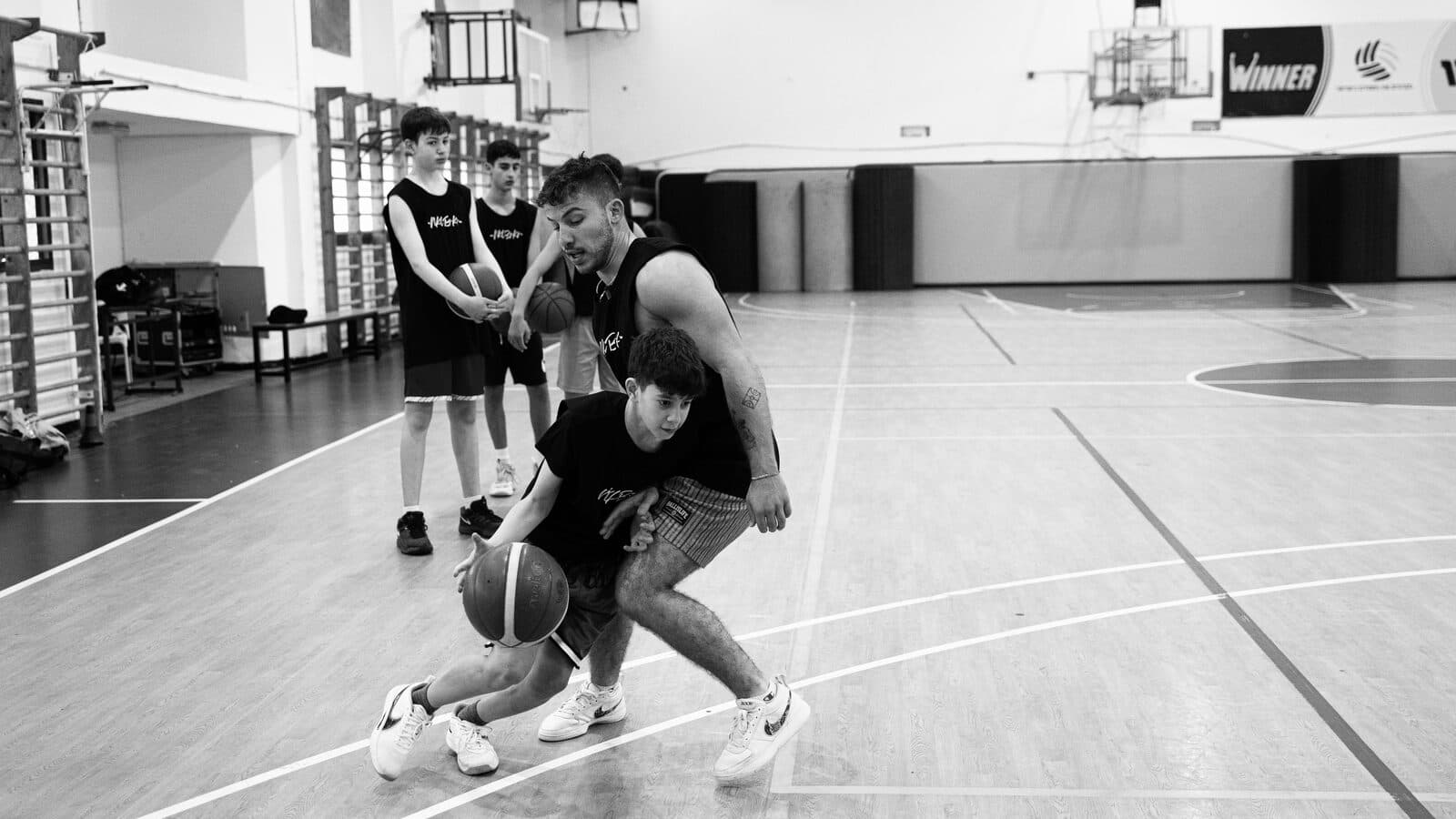 שחקן תוקף מגן באימון BALLERZ